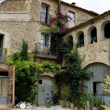 Can Tat, Loft In A Old Coach House Sant Jordi Desvalls 外观 照片