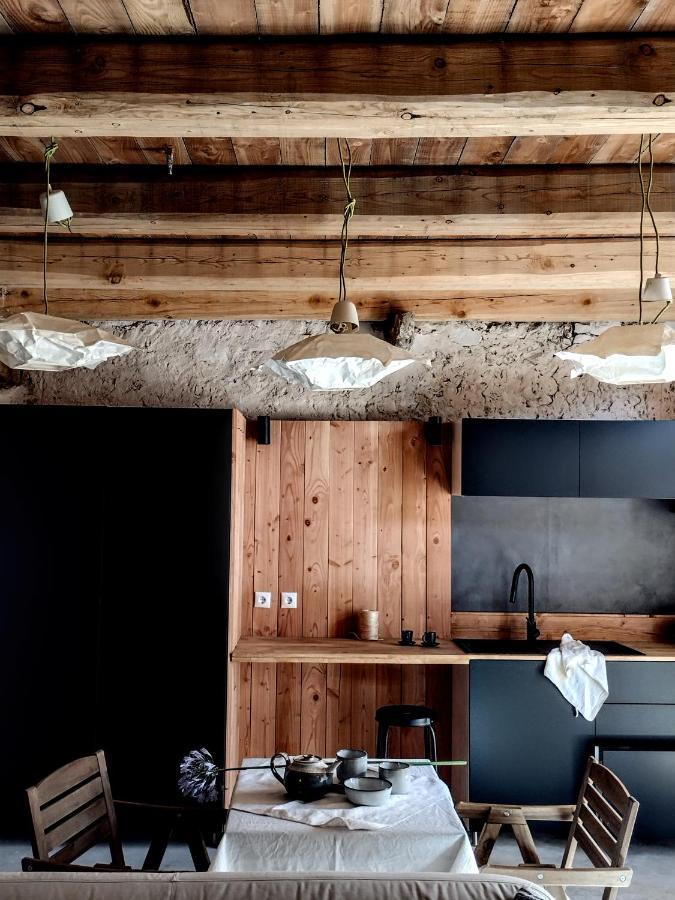 Can Tat, Loft In A Old Coach House Sant Jordi Desvalls 外观 照片