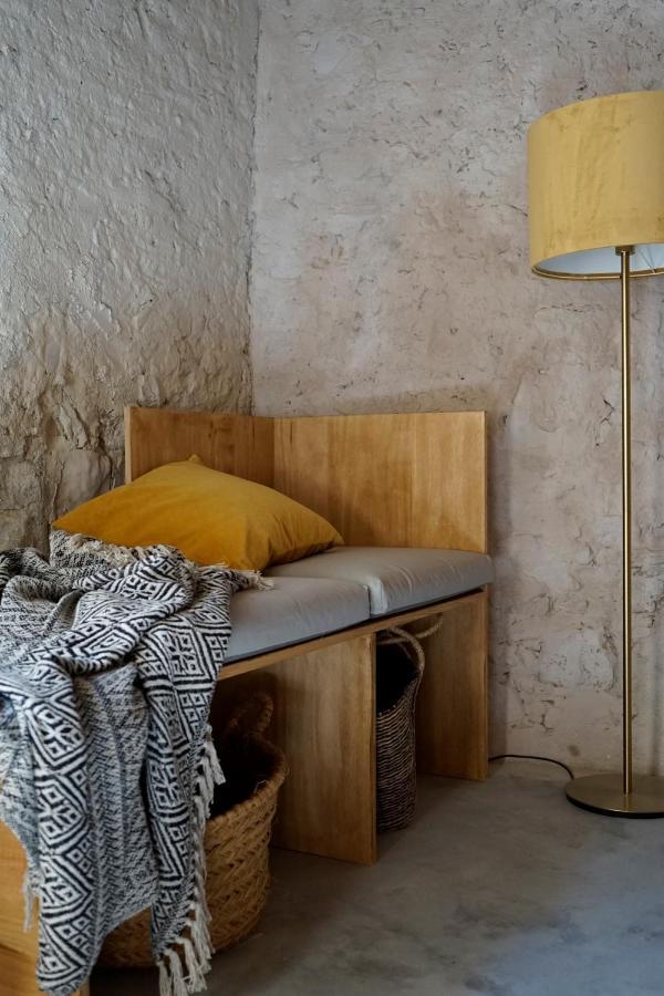 Can Tat, Loft In A Old Coach House Sant Jordi Desvalls 外观 照片