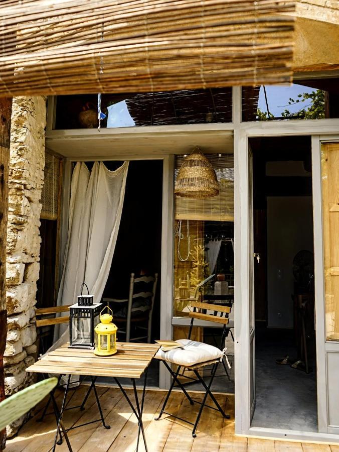 Can Tat, Loft In A Old Coach House Sant Jordi Desvalls 外观 照片