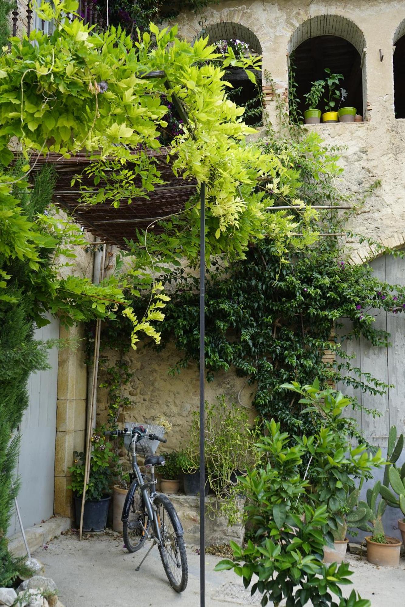 Can Tat, Loft In A Old Coach House Sant Jordi Desvalls 外观 照片
